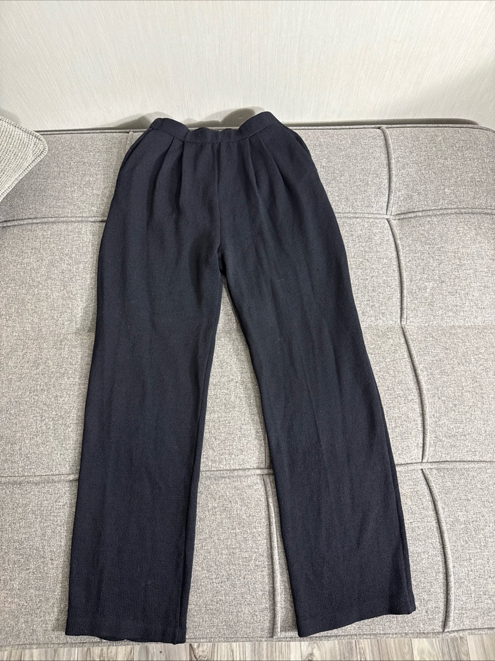St John Basics 2 Black Knit Pull-On Pants Vintage Pleated Front Slash Pockets